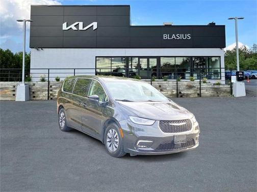 2023 Chrysler Pacifica Hybrid Touring L