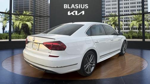 2019 Volkswagen Passat 2.0T R-Line