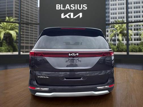 Panthera Metal 2024 Kia Carnival LX