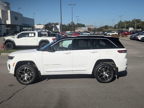 2022 Jeep Grand Cherokee SUMMIT