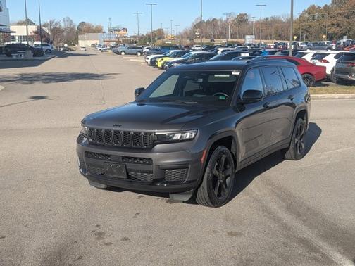 2022 Jeep Grand Cherokee LAREDO