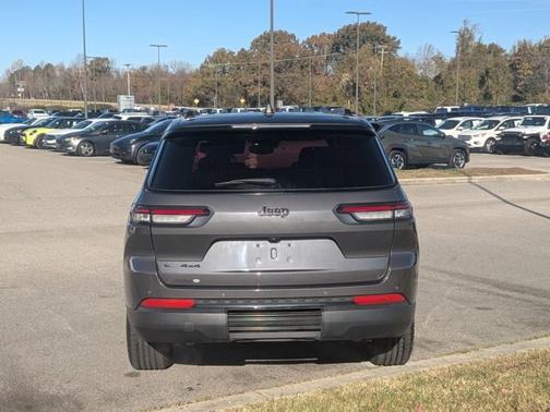 2022 Jeep Grand Cherokee LAREDO