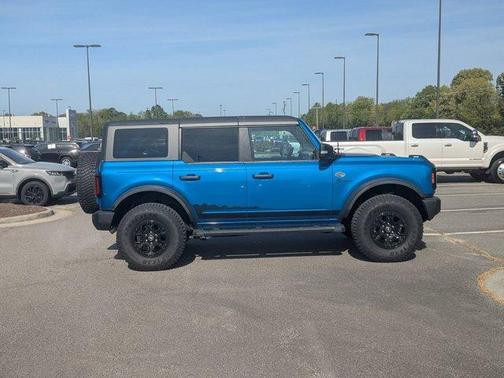 Velocity Blue Metallic 2022 Ford Bronco Wildtrak