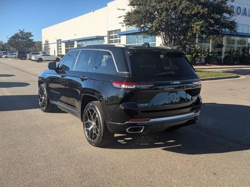 2022 Jeep Grand Cherokee SUMMIT