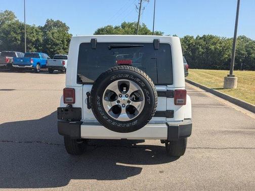 Bright White Clearcoat 2017 Jeep Wrangler Unlimited Sahara