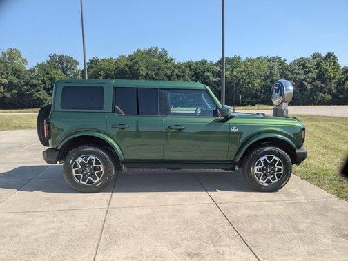 Green Metallic 2025 Ford Bronco Outer Banks