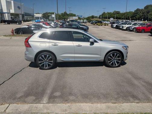 Silver 2023 Volvo XC60 B5 Ultimate Bright Theme