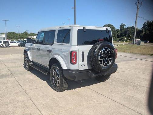Avalanche 2026 Ford Bronco Outer Banks