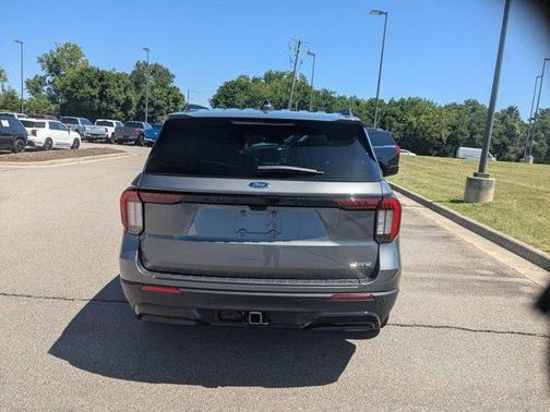Carbonized Gray Metallic 2025 Ford Explorer ST-Line