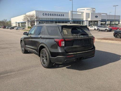 Black Metallic 2025 Ford Explorer ST-Line