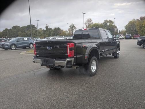 2024 Ford F-350 LARIAT SUPER DUTY