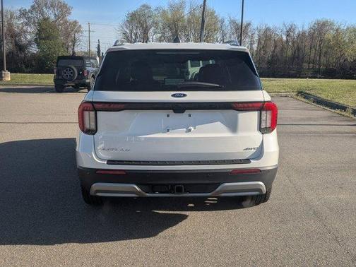 White Metallic 2026 Ford Explorer Platinum