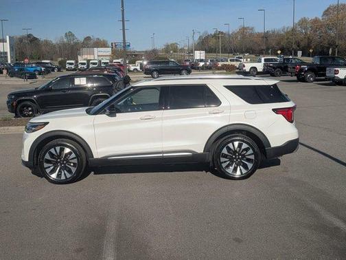 White Metallic 2026 Ford Explorer Platinum