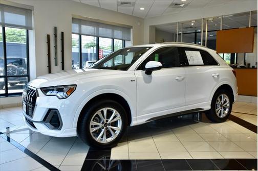 2023 Audi Q3 Premium 45 TFSI S line quattro Tiptronic