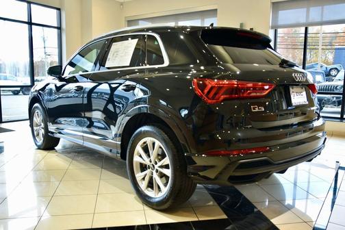 2024 Audi Q3 Premium 45 TFSI S line quattro Tiptronic