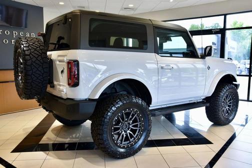 Oxford White 2023 Ford Bronco Outer Banks