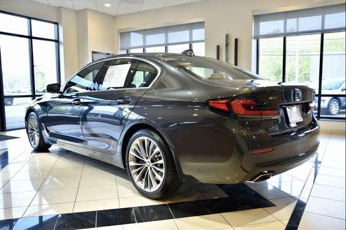 Dark Graphite Metallic 2023 BMW 540 i xDrive