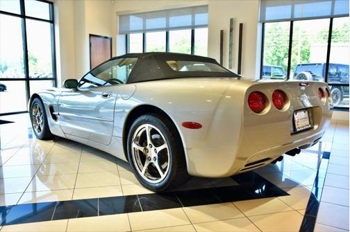 2000 Chevrolet Corvette Base