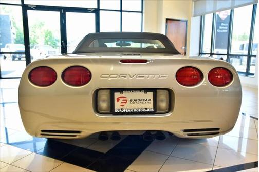 2000 Chevrolet Corvette Base