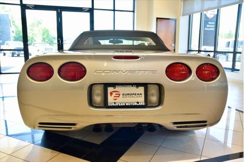 2000 Chevrolet Corvette Base