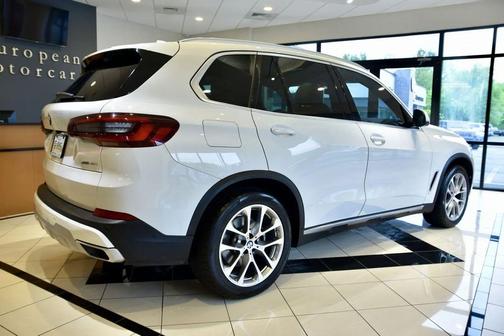 Alpine White 2022 BMW X5 xDrive40i