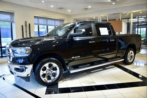 Diamond Black Crystal Pearlcoat 2019 RAM 1500 Big Horn