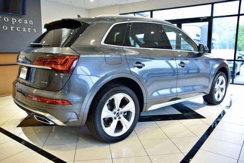 Daytona Gray Pearl Effect 2022 Audi Q5 45 S line Premium Plus