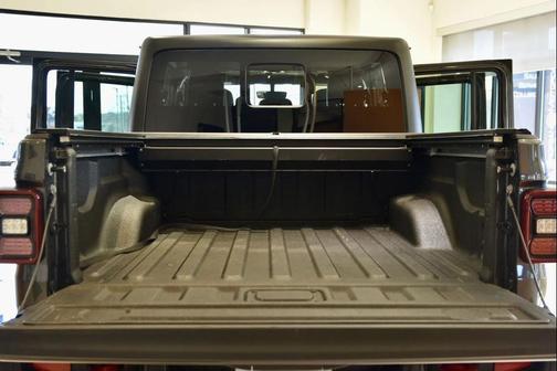 Granite Crystal Metallic Clearcoat 2023 Jeep Gladiator Rubicon