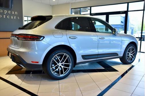 2024 Porsche Macan Base