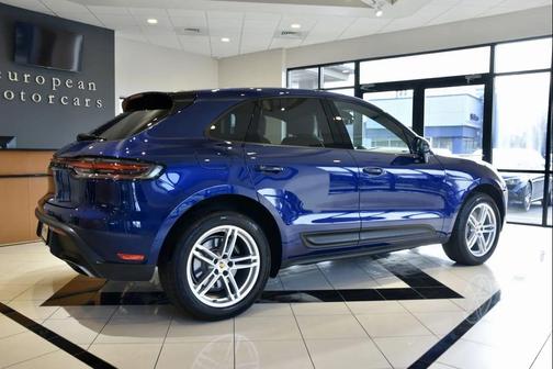 2023 Porsche Macan Base