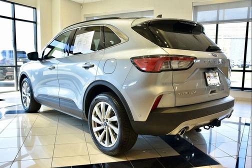 Iconic Silver Metallic 2022 Ford Escape Titanium