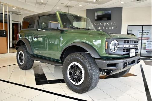 Eruption Green Metallic 2022 Ford Bronco Black Diamond