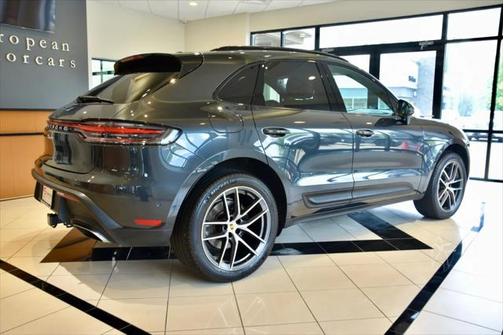 2022 Porsche Macan Base