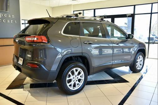 Granite Crystal Metallic Clearcoat 2015 Jeep Cherokee Latitude
