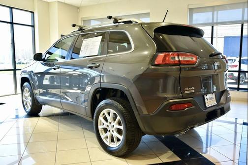 Granite Crystal Metallic Clearcoat 2015 Jeep Cherokee Latitude
