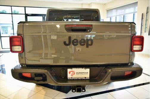 2021 Jeep Gladiator Willys 4x4