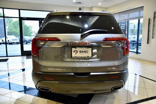 2022 GMC Acadia AWD AT4