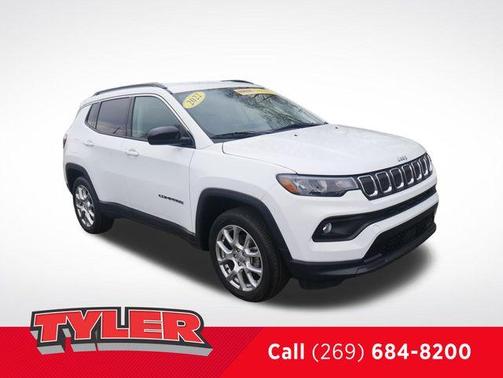 Bright White Clearcoat 2022 Jeep Compass Latitude Lux