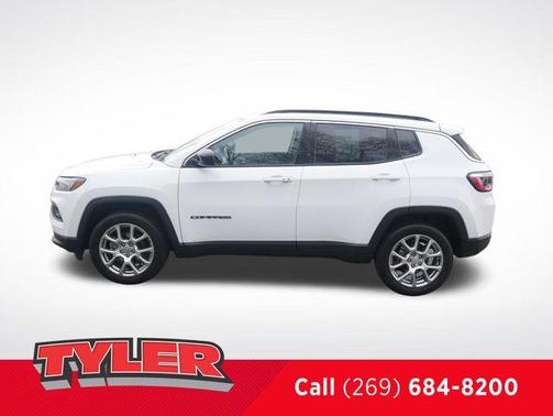 Bright White Clearcoat 2022 Jeep Compass Latitude Lux