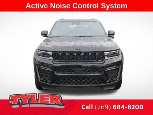 Gloss Black 2027 Jeep Grand Cherokee Limited