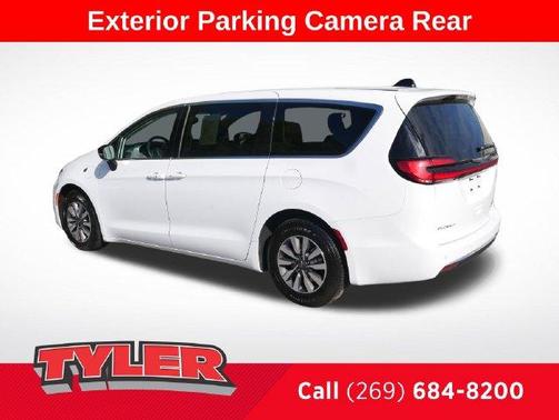 Bright White Clearcoat 2024 Chrysler Pacifica Hybrid Select