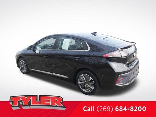 2022 Hyundai IONIQ Plug-In Hybrid SEL