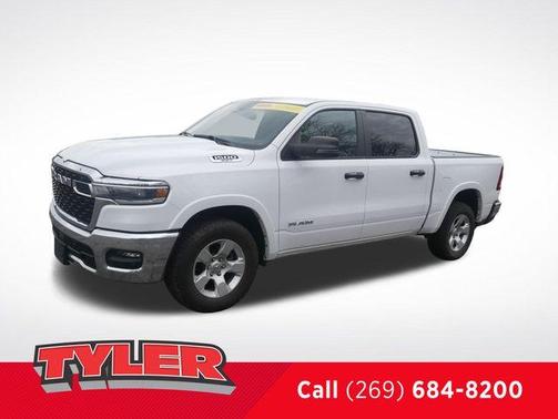 Bright White Clearcoat 2025 RAM 1500 Big Horn/Lone Star