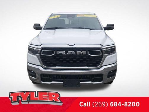 Bright White Clearcoat 2025 RAM 1500 Big Horn/Lone Star