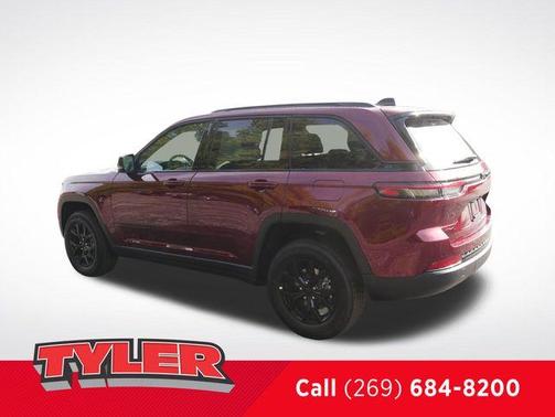 2025 Jeep Grand Cherokee Laredo