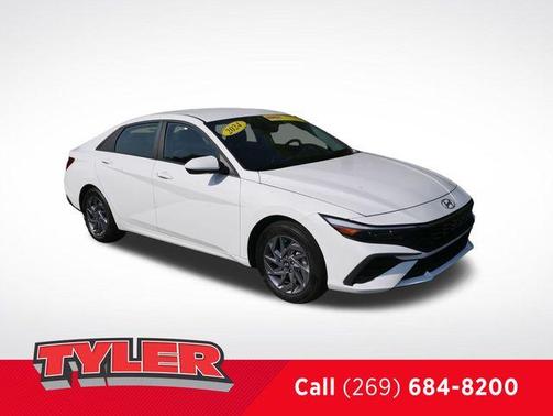2024 Hyundai ELANTRA SEL