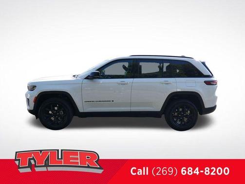 2025 Jeep Grand Cherokee Laredo