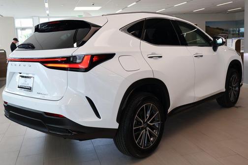 2026 Lexus NX 450h+ Premium