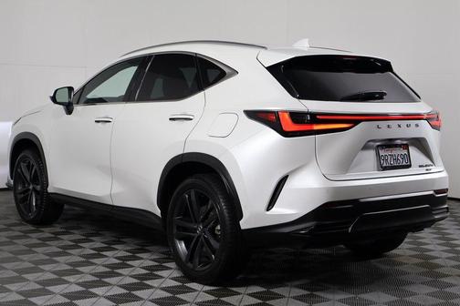 2025 Lexus NX 450h+ Luxury