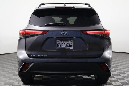 Magnetic Gray Metallic 2021 Toyota Highlander L